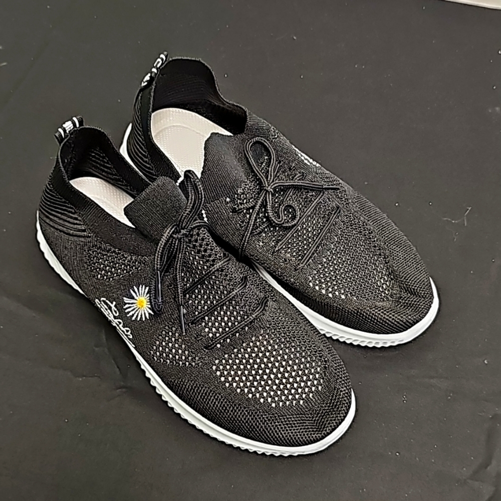 Black Tennis Shoes